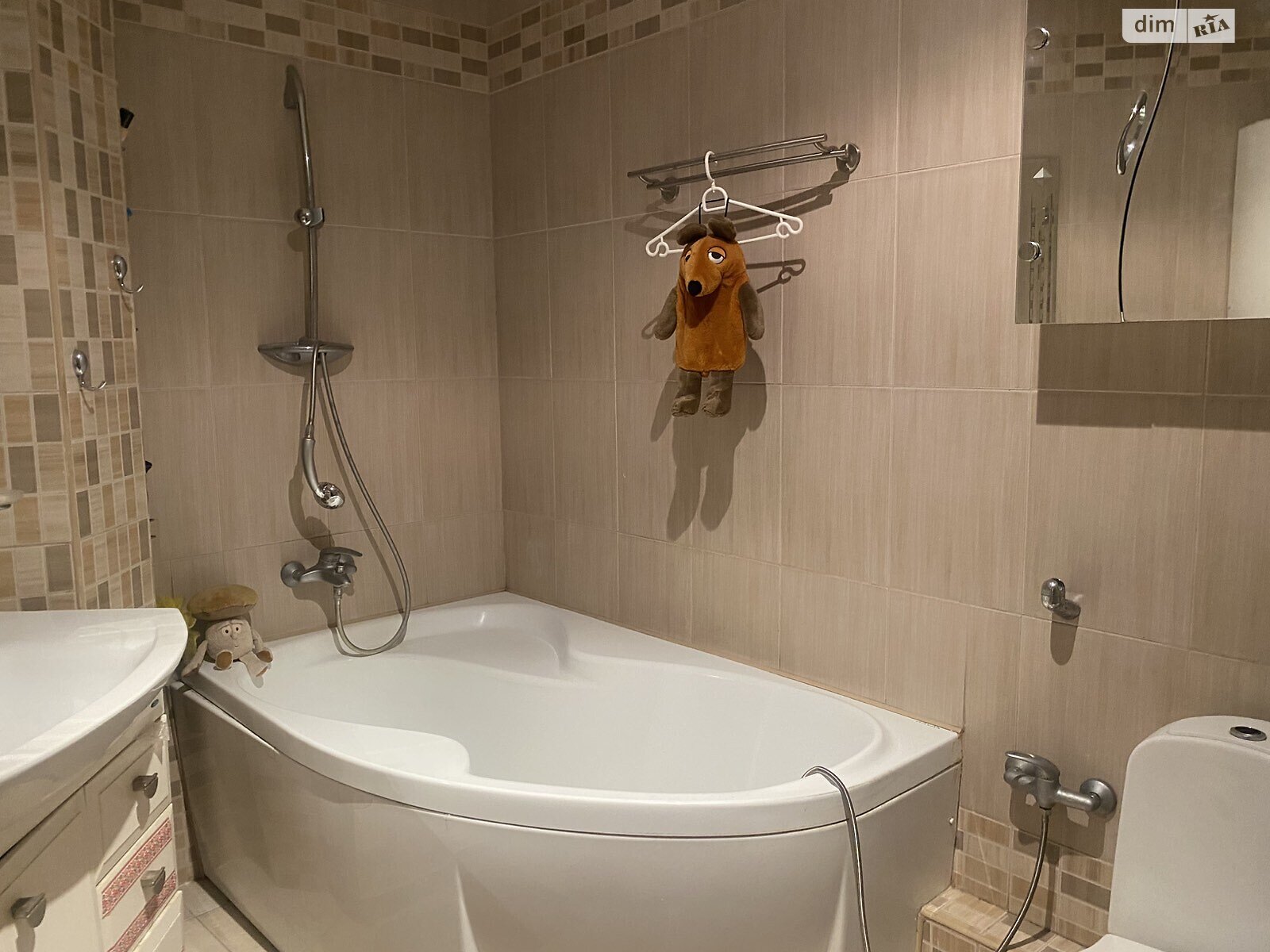 Продажа трехкомнатной квартиры в Киеве, на просп. Науки 62А, район Мышеловка фото 1 Продажа трехкомнатной квартиры в Киеве, на просп. Науки 62А, район Мышеловка фото 1