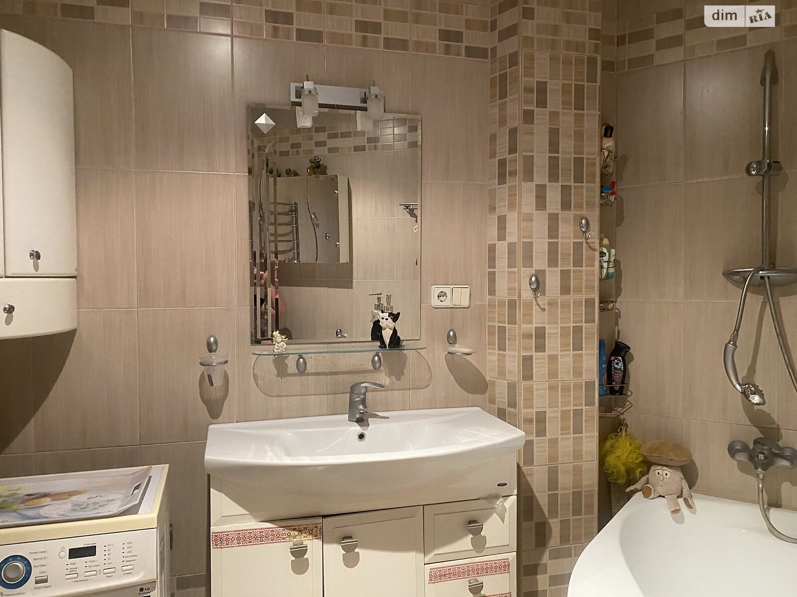 Продажа трехкомнатной квартиры в Киеве, на просп. Науки 62А, район Мышеловка фото 1 Продажа трехкомнатной квартиры в Киеве, на просп. Науки 62А, район Мышеловка фото 1