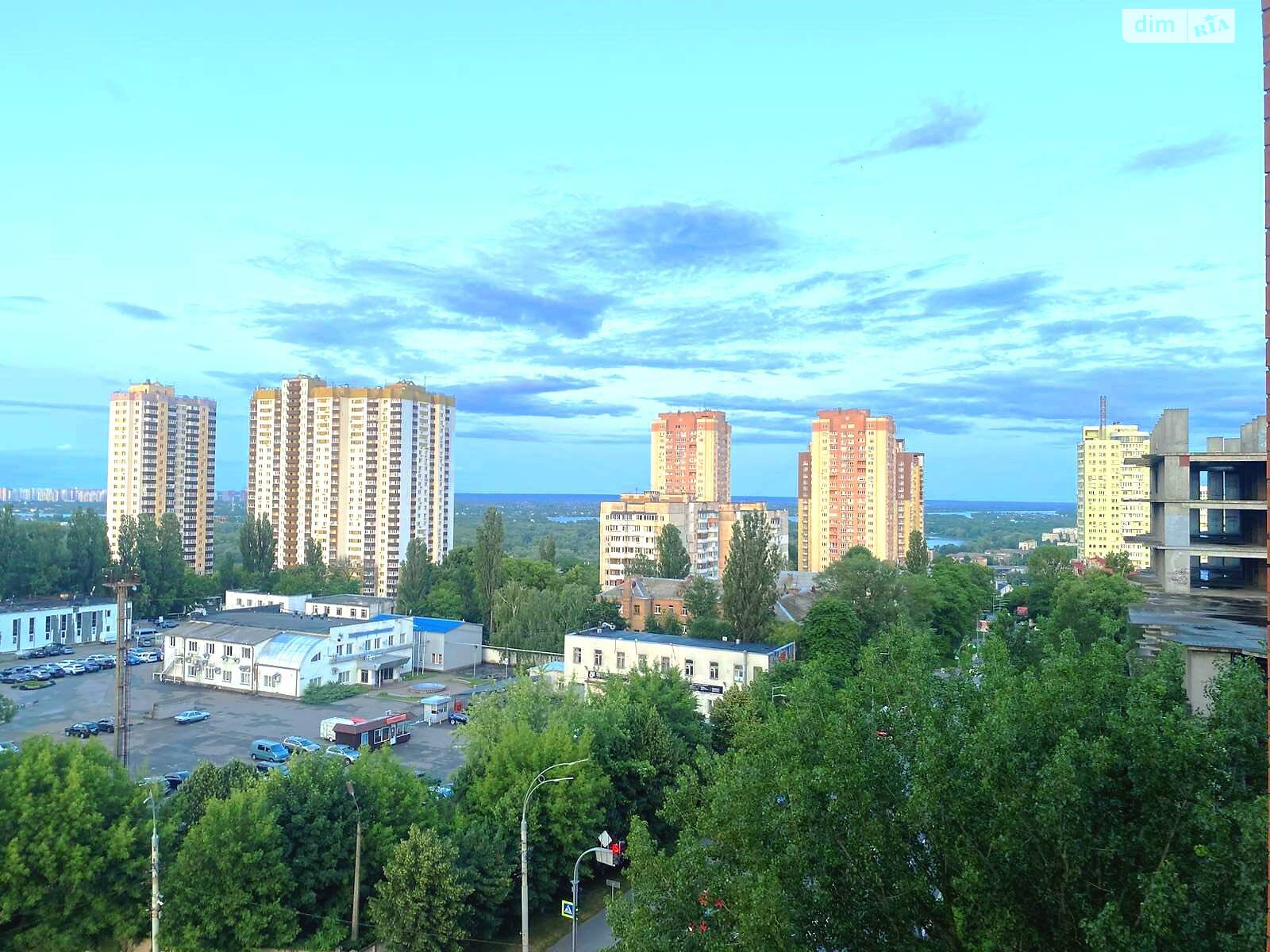 Продажа трехкомнатной квартиры в Киеве, на просп. Науки 62А, район Мышеловка фото 1 Продажа трехкомнатной квартиры в Киеве, на просп. Науки 62А, район Мышеловка фото 1