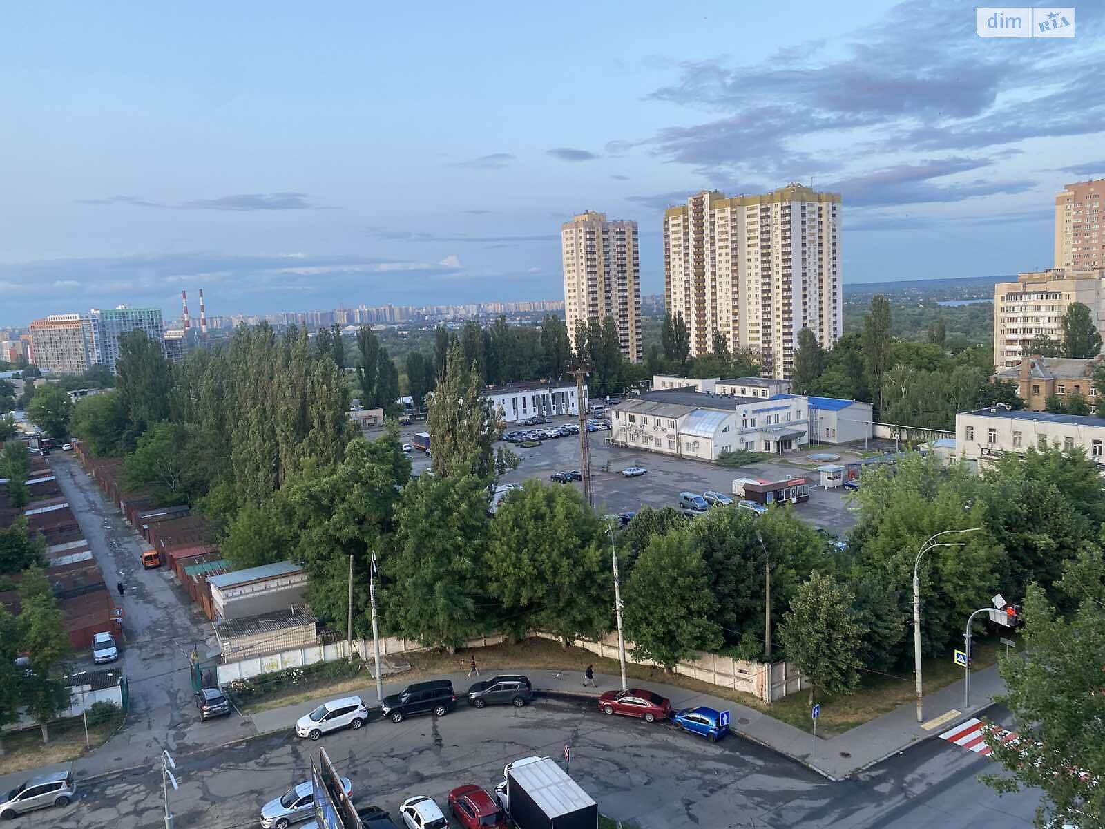 Продажа трехкомнатной квартиры в Киеве, на просп. Науки 62А, район Мышеловка фото 1 Продажа трехкомнатной квартиры в Киеве, на просп. Науки 62А, район Мышеловка фото 1