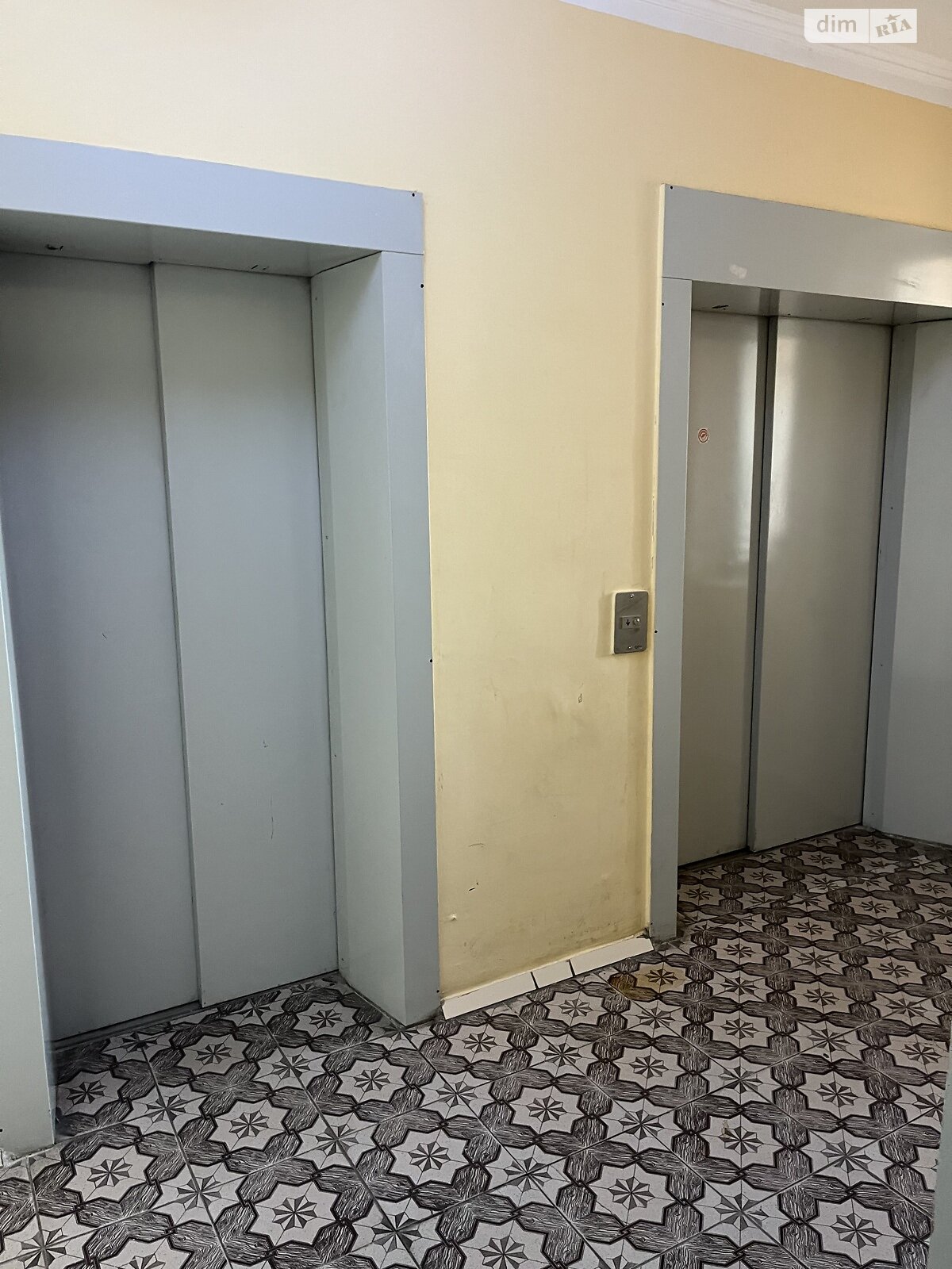 Продаж трикімнатної квартири в Києві, на просп. Науки 62А, район Мишоловка фото 1