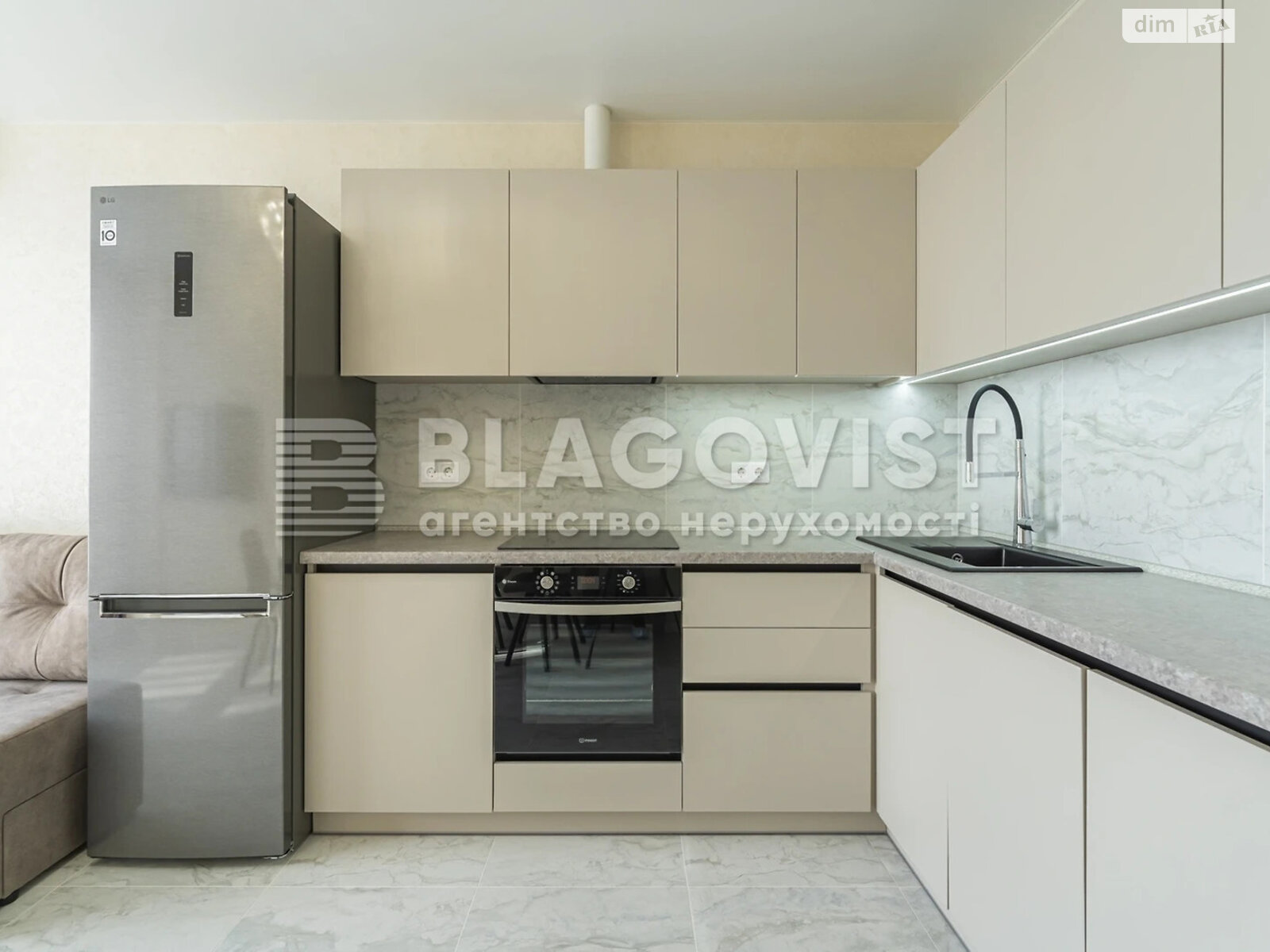 Продажа однокомнатной квартиры в Киеве, на ул. Набережно-Рыбальская дорога 27, фото 1