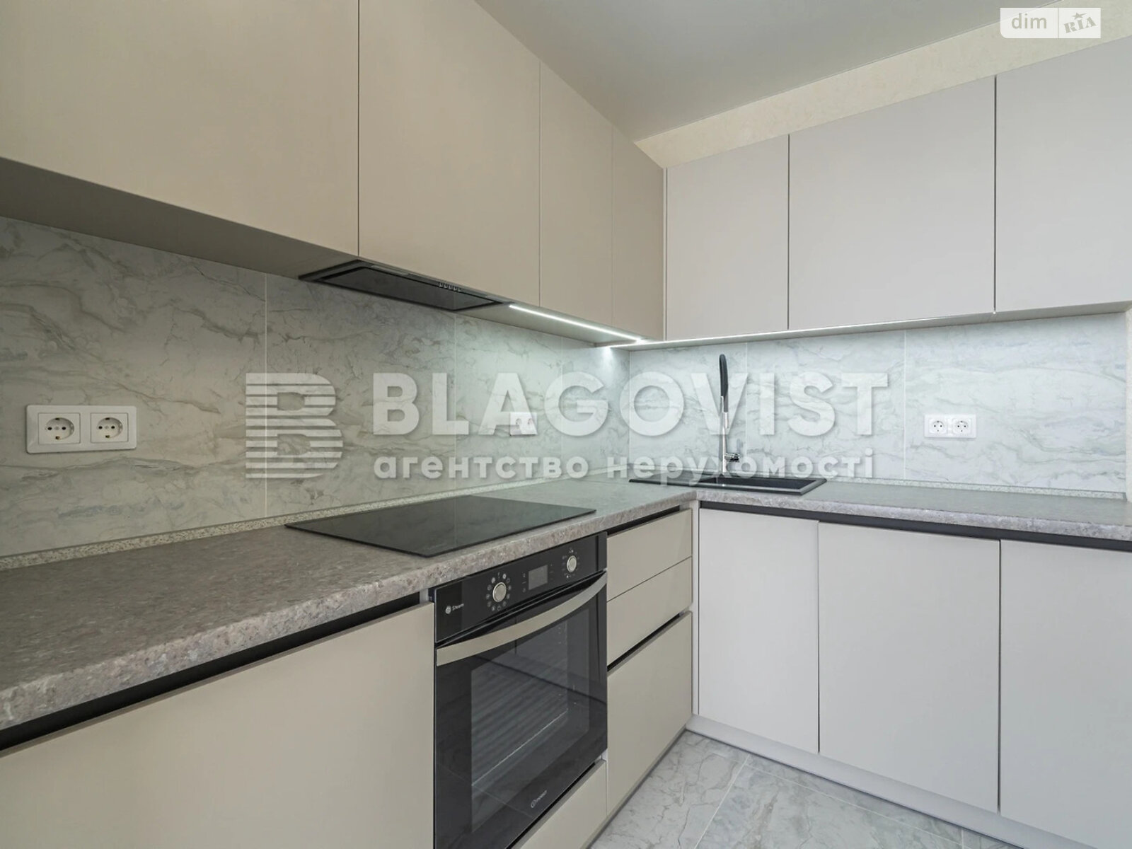 Продажа однокомнатной квартиры в Киеве, на ул. Набережно-Рыбальская дорога 27, фото 1