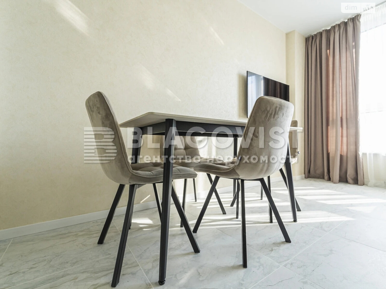 Продажа однокомнатной квартиры в Киеве, на ул. Набережно-Рыбальская дорога 27, фото 1