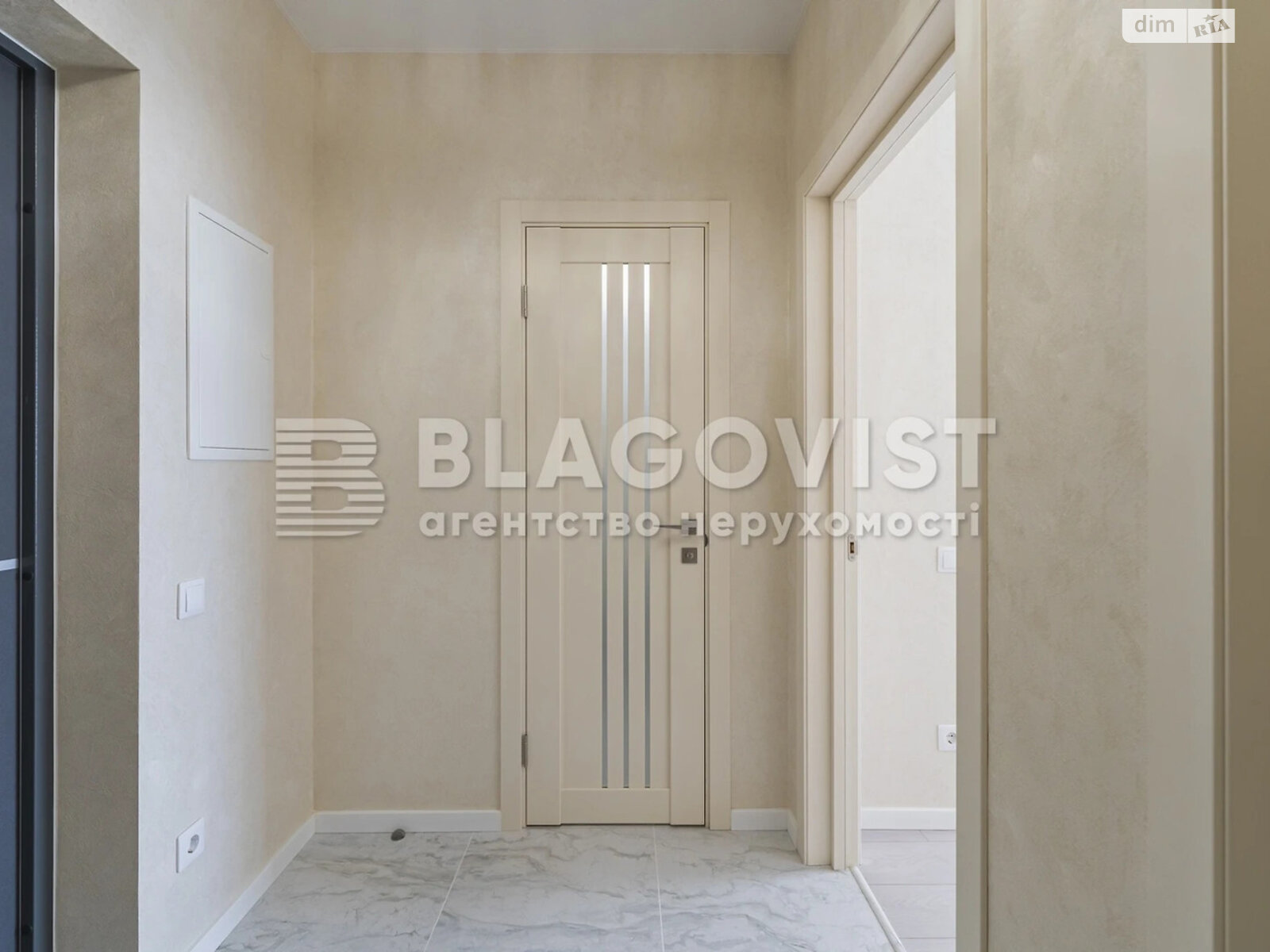 Продажа однокомнатной квартиры в Киеве, на ул. Набережно-Рыбальская дорога 27, фото 1