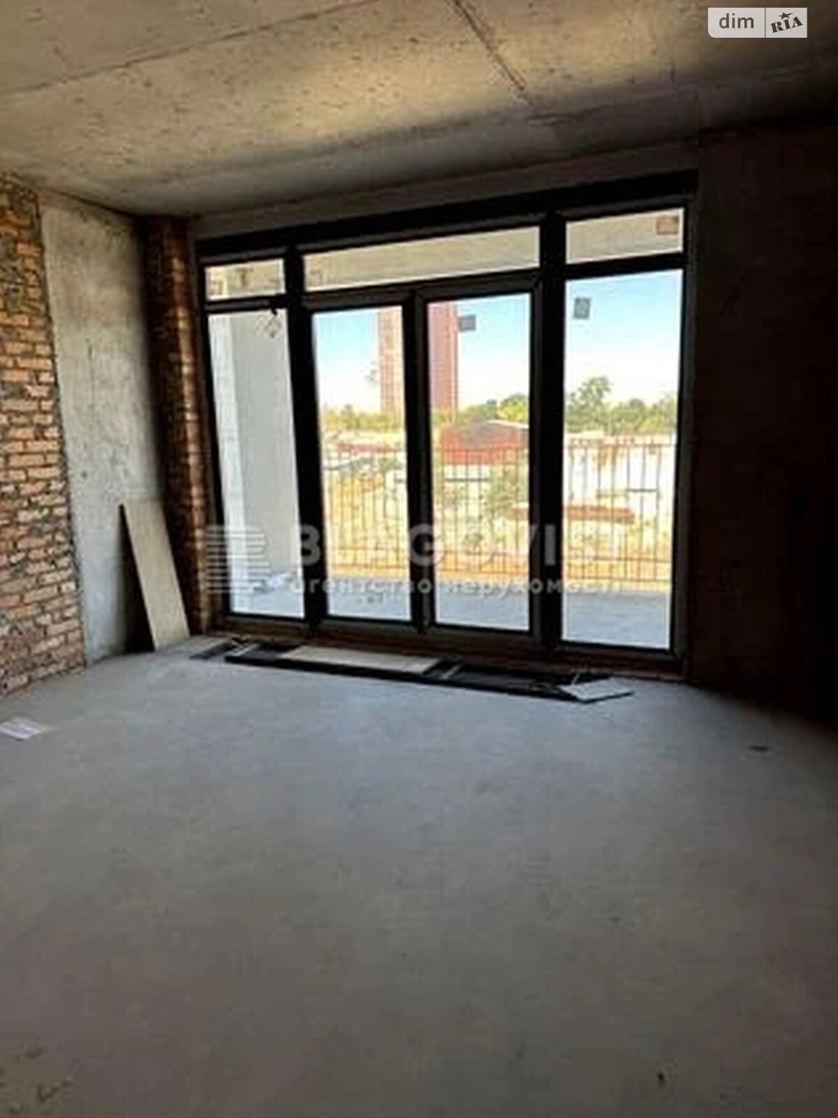 Продажа трехкомнатной квартиры в Киеве, на ул. Набережно-Рыбальская дорога 9, фото 1