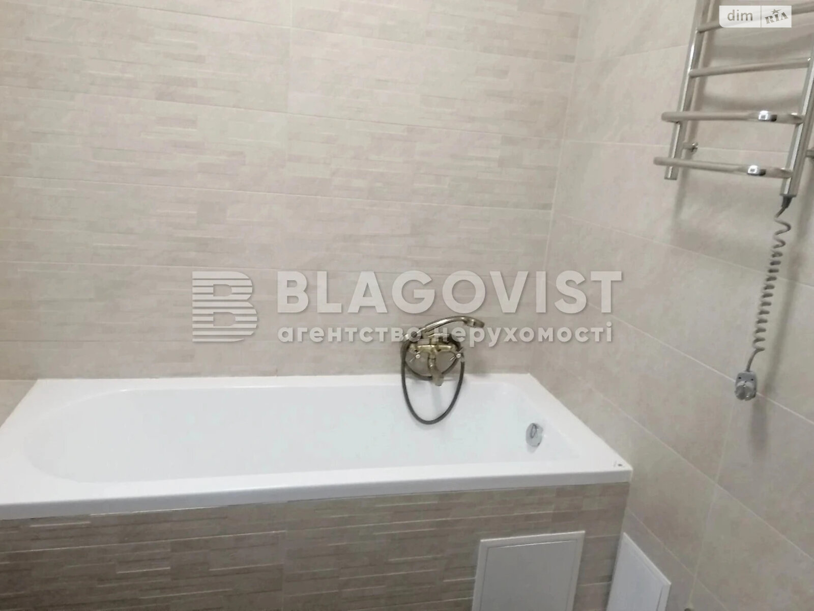 Продажа однокомнатной квартиры в Киеве, на ул. Набережно-Рыбальская дорога 27, фото 1