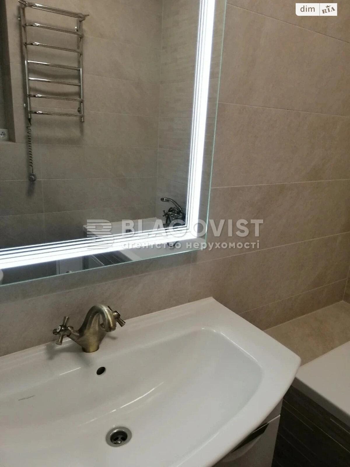 Продажа однокомнатной квартиры в Киеве, на ул. Набережно-Рыбальская дорога 27, фото 1