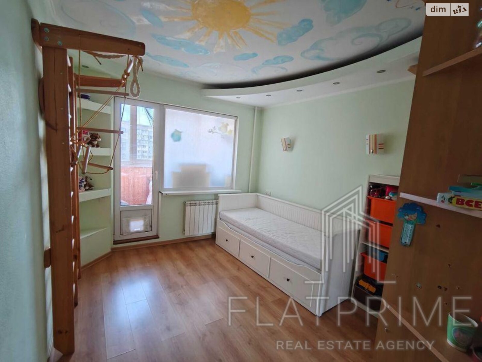 Продажа трехкомнатной квартиры в Киеве, на ул. Наталии Ужвий 4В, фото 1