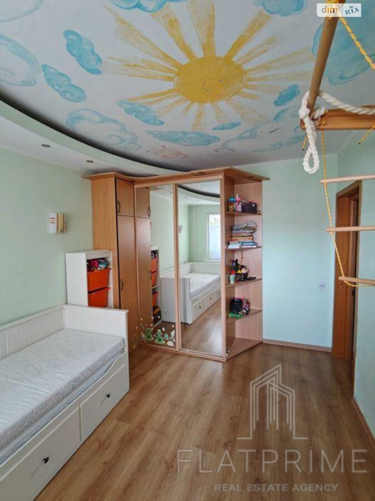 Продажа трехкомнатной квартиры в Киеве, на ул. Наталии Ужвий 4В, фото 1