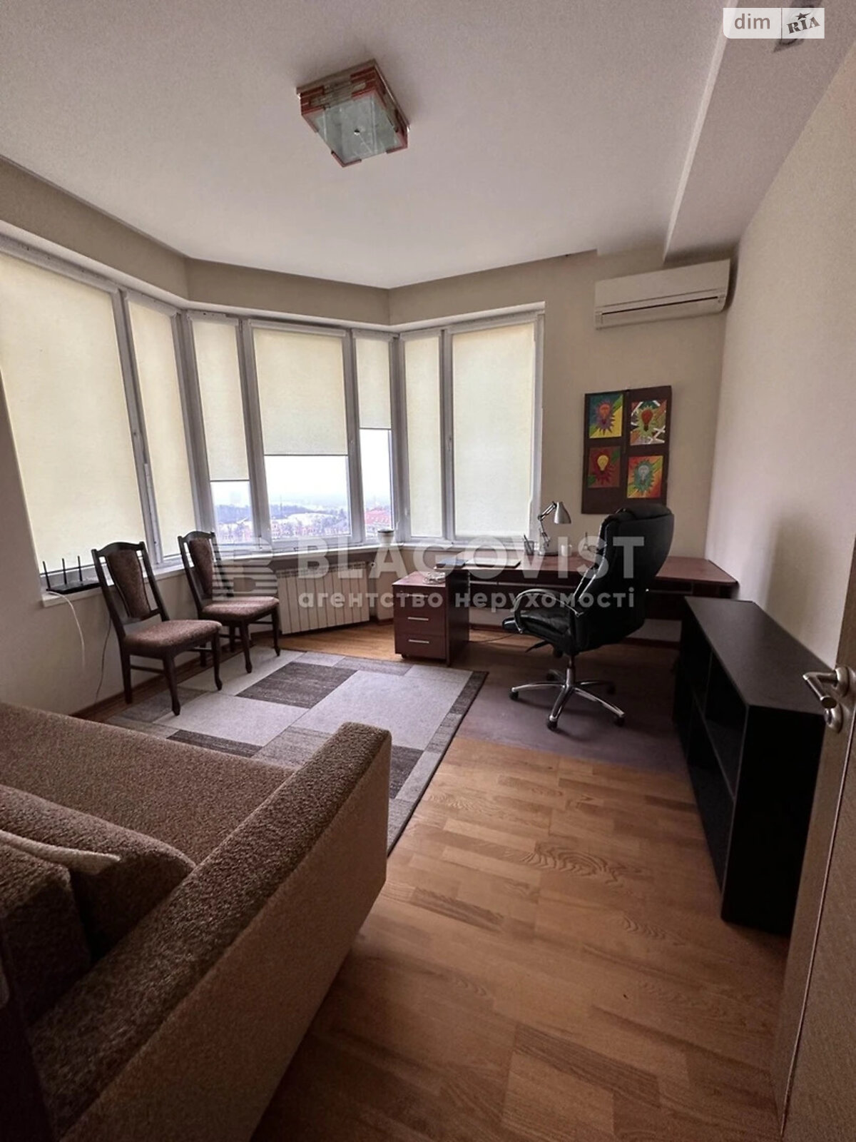 Продажа трехкомнатной квартиры в Киеве, на пер. Нестеровский 6, фото 1 Продажа трехкомнатной квартиры в Киеве, на пер. Нестеровский 6, фото 1