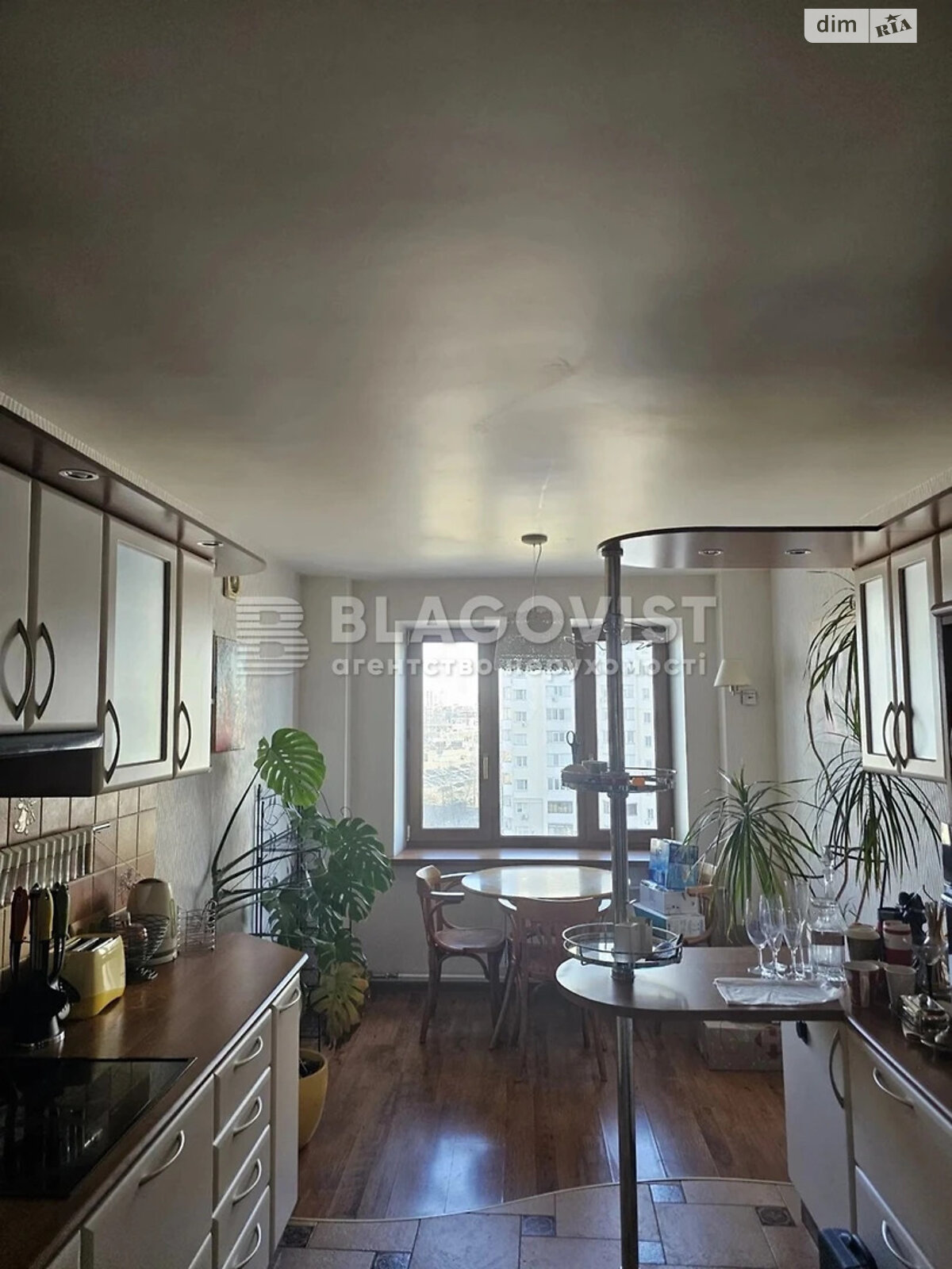 Продажа трехкомнатной квартиры в Киеве, на просп. Николая Бажана 24/1, фото 1 Продажа трехкомнатной квартиры в Киеве, на просп. Николая Бажана 24/1, фото 1