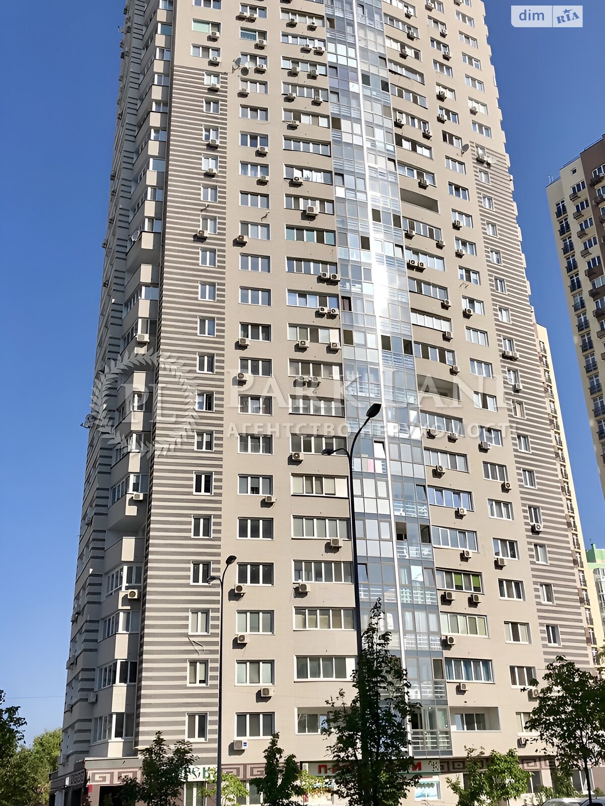 Продажа трехкомнатной квартиры в Киеве, на ул. Андрея Аболмасова 6, район Никольская Слободка фото 1 Продажа трехкомнатной квартиры в Киеве, на ул. Андрея Аболмасова 6, район Никольская Слободка фото 1