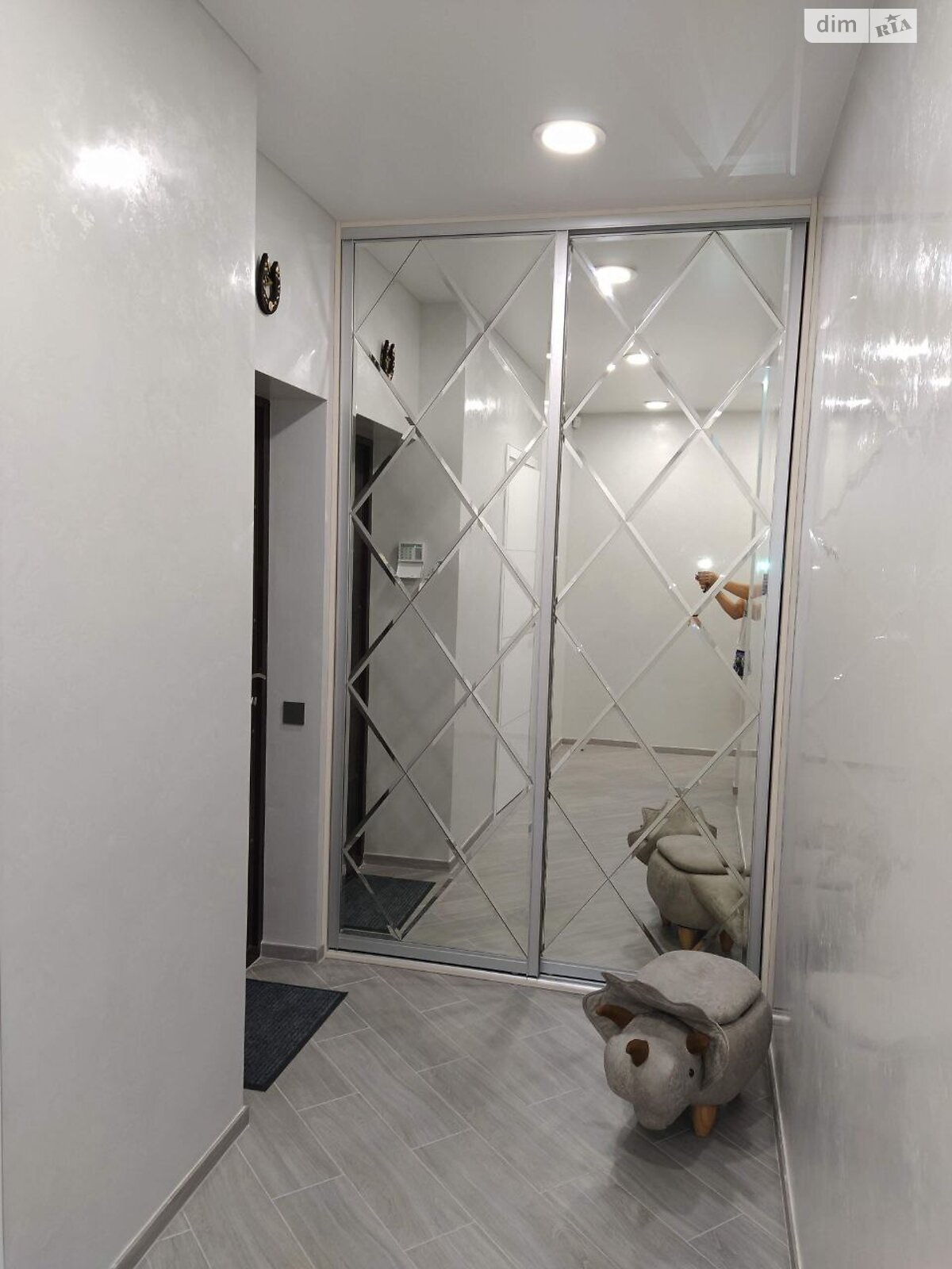 Продаж двокімнатної квартири в Києві, на вул. Андрія Аболмасова 4А, район Микільська Слобідка фото 1 Продаж двокімнатної квартири в Києві, на вул. Андрія Аболмасова 4А, район Микільська Слобідка фото 1