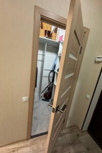 Продаж однокімнатної квартири в Києві, на вул. Каховська 62А, район Микільська Слобідка фото 2