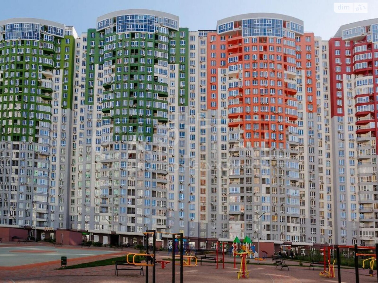 Продаж трикімнатної квартири в Києві, на вул. Каховська 62А, район Микільська Слобідка фото 1 Продаж трикімнатної квартири в Києві, на вул. Каховська 62А, район Микільська Слобідка фото 1