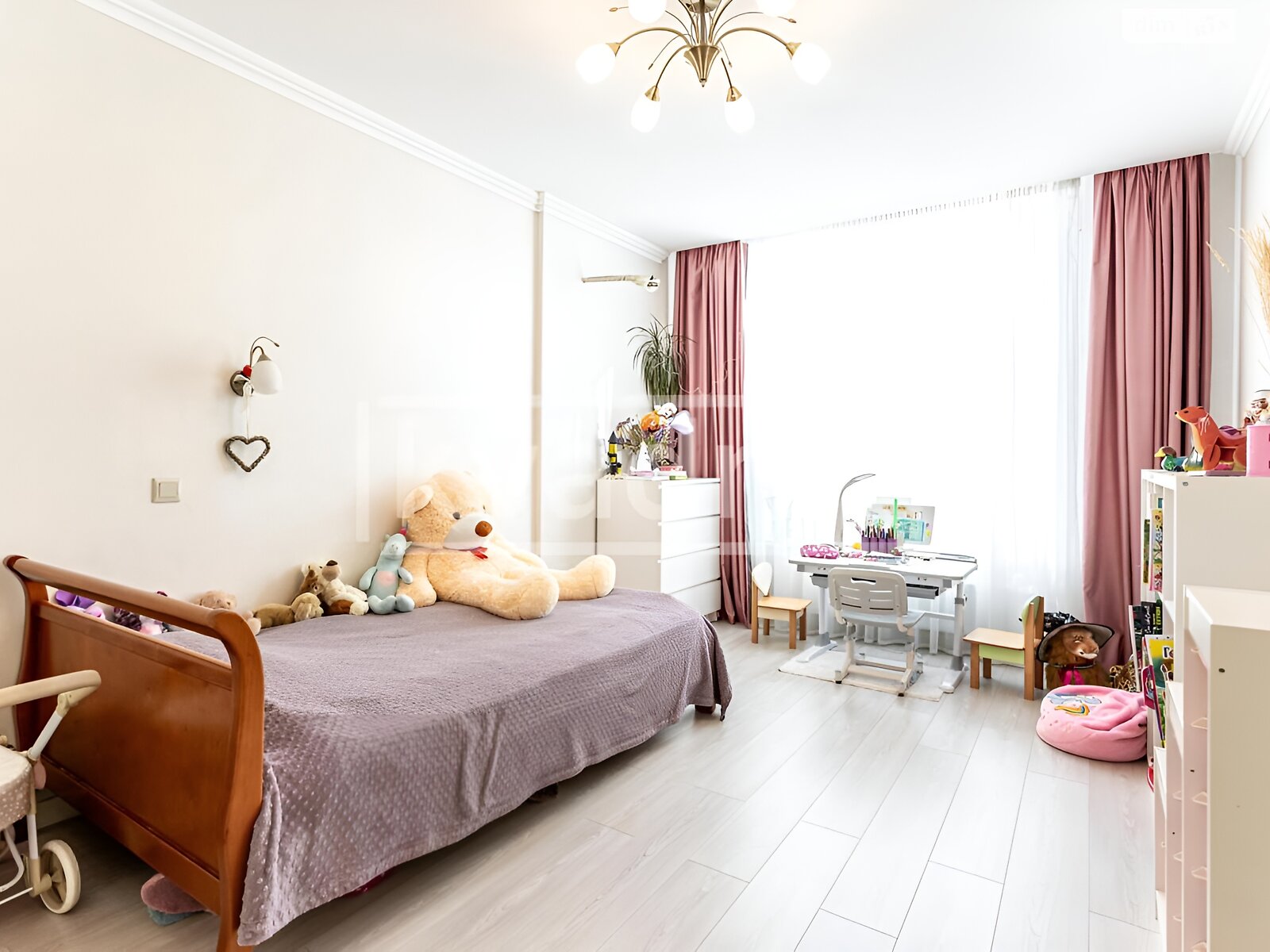 Продажа трехкомнатной квартиры в Киеве, на ул. Каховская 62А, кв. 1269, район Никольская Слободка фото 1 Продажа трехкомнатной квартиры в Киеве, на ул. Каховская 62А, кв. 1269, район Никольская Слободка фото 1