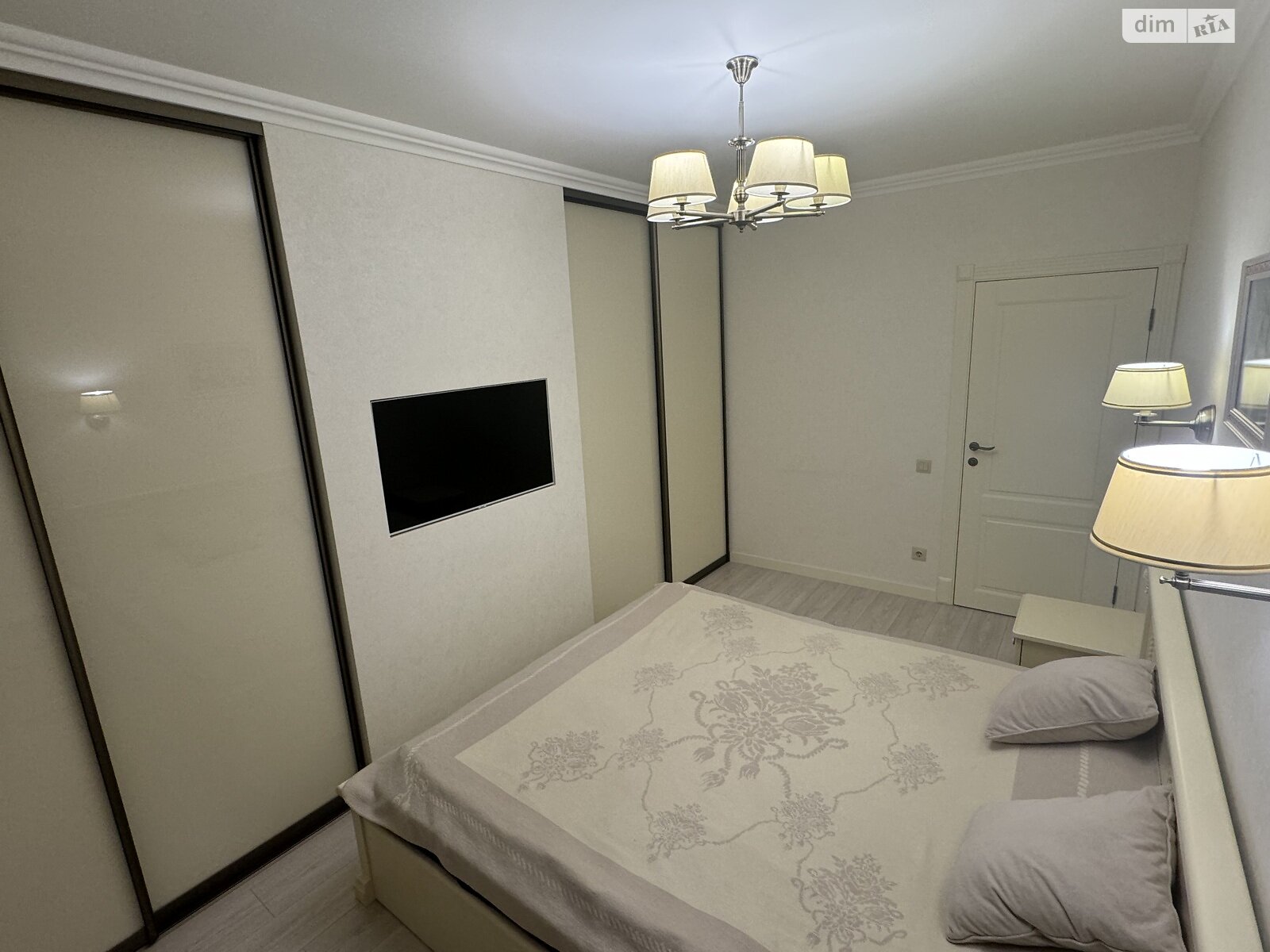Продажа трехкомнатной квартиры в Киеве, на ул. Каховская 62А, кв. 1269, район Никольская Слободка фото 1 Продажа трехкомнатной квартиры в Киеве, на ул. Каховская 62А, кв. 1269, район Никольская Слободка фото 1