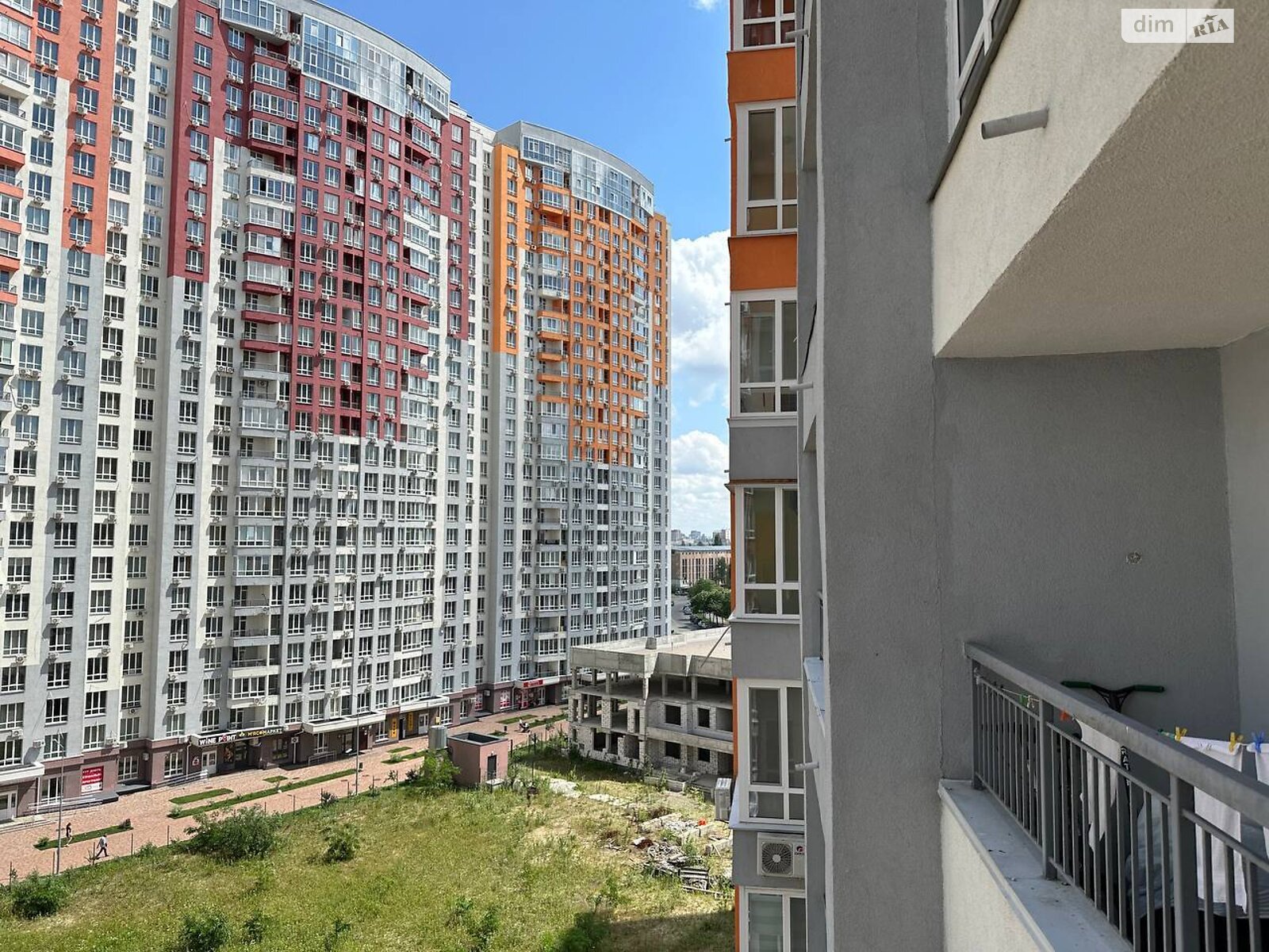 Продаж трикімнатної квартири в Києві, на вул. Каховська 58, район Микільська Слобідка фото 1 Продаж трикімнатної квартири в Києві, на вул. Каховська 58, район Микільська Слобідка фото 1