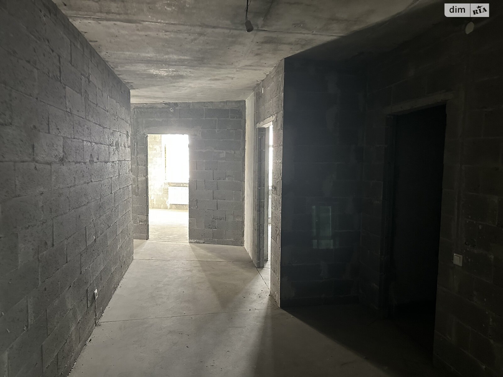 Продажа трехкомнатной квартиры в Киеве, на ул. Никольско-Слободская 15, район Никольская Слободка фото 1 Продажа трехкомнатной квартиры в Киеве, на ул. Никольско-Слободская 15, район Никольская Слободка фото 1