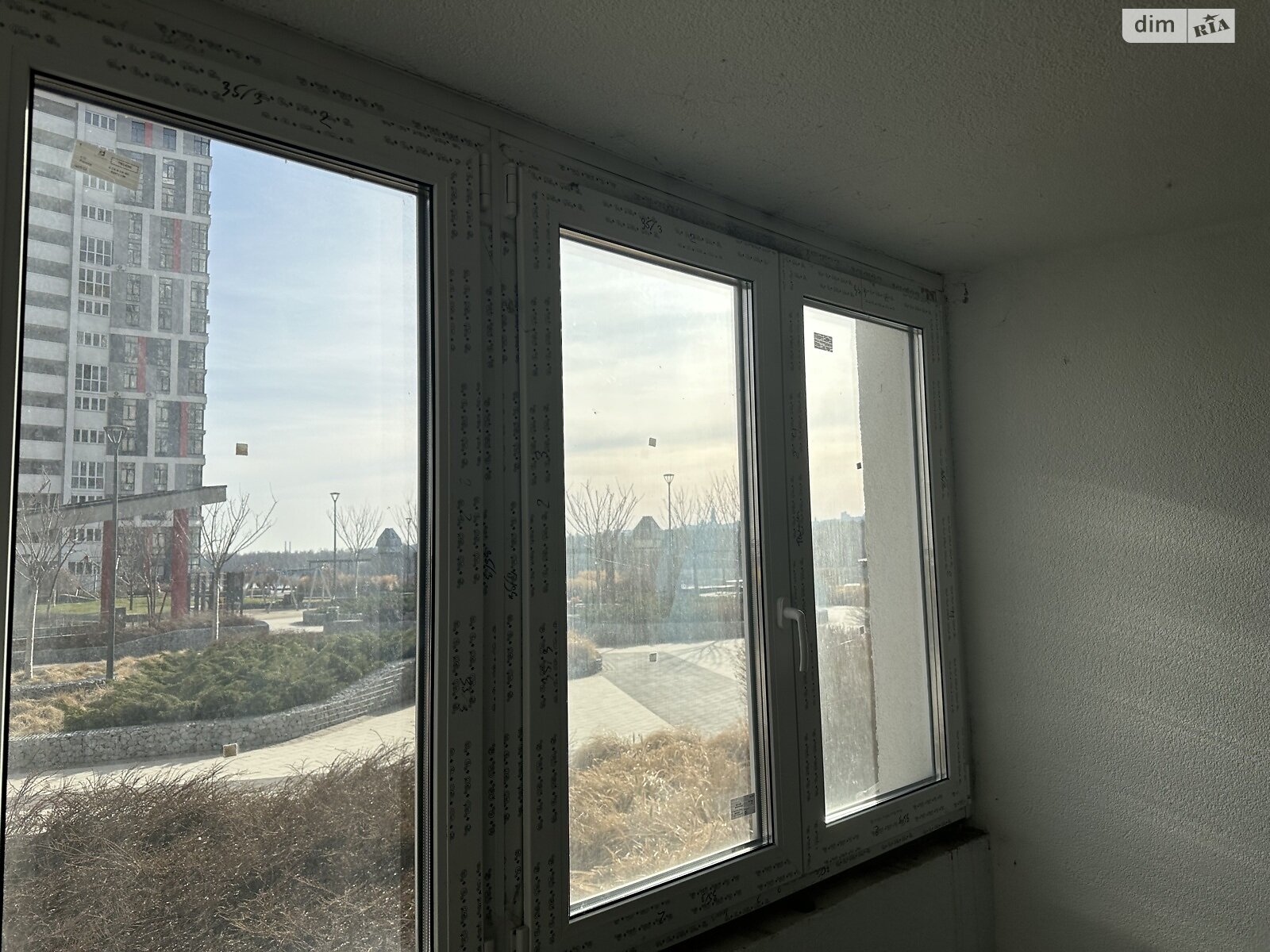 Продажа трехкомнатной квартиры в Киеве, на ул. Никольско-Слободская 15, район Никольская Слободка фото 1 Продажа трехкомнатной квартиры в Киеве, на ул. Никольско-Слободская 15, район Никольская Слободка фото 1