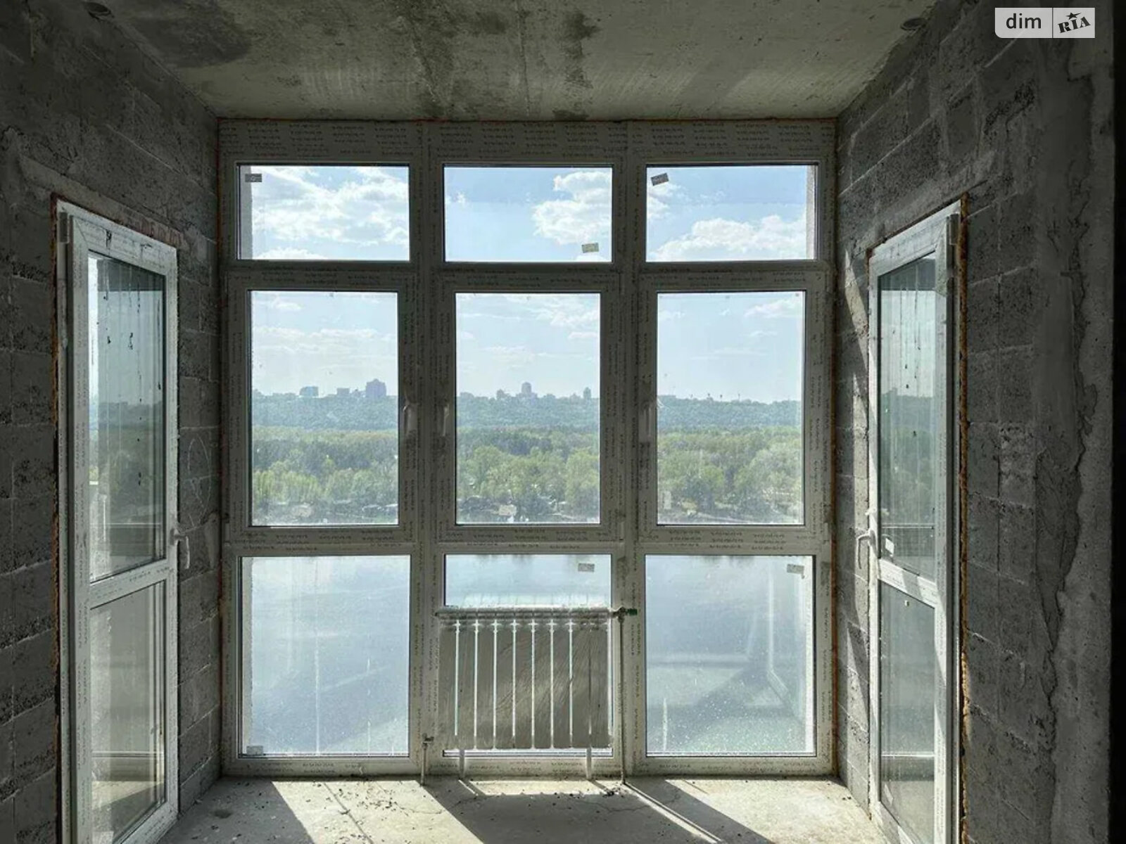 Продажа трехкомнатной квартиры в Киеве, на ул. Никольско-Слободская 15, район Никольская Слободка фото 1 Продажа трехкомнатной квартиры в Киеве, на ул. Никольско-Слободская 15, район Никольская Слободка фото 1