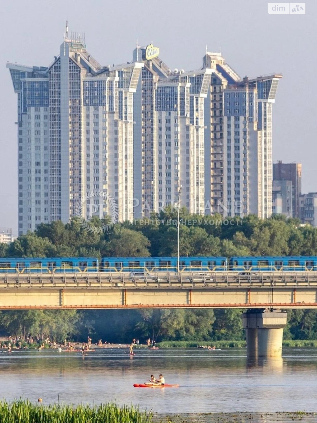 Продажа трехкомнатной квартиры в Киеве, на ул. Никольско-Слободская 15, район Никольская Слободка фото 1 Продажа трехкомнатной квартиры в Киеве, на ул. Никольско-Слободская 15, район Никольская Слободка фото 1