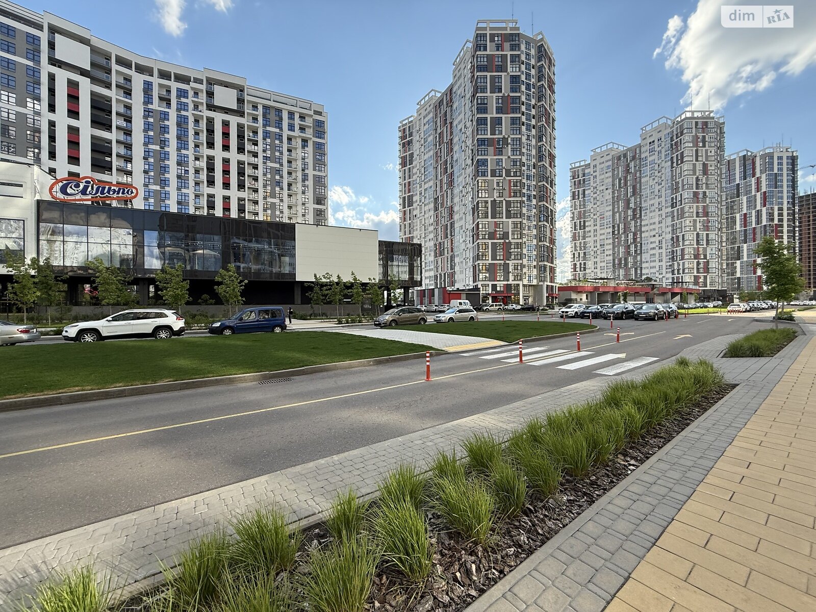 Продажа трехкомнатной квартиры в Киеве, на ул. Никольско-Слободская 8, район Никольская Слободка фото 1 Продажа трехкомнатной квартиры в Киеве, на ул. Никольско-Слободская 8, район Никольская Слободка фото 1