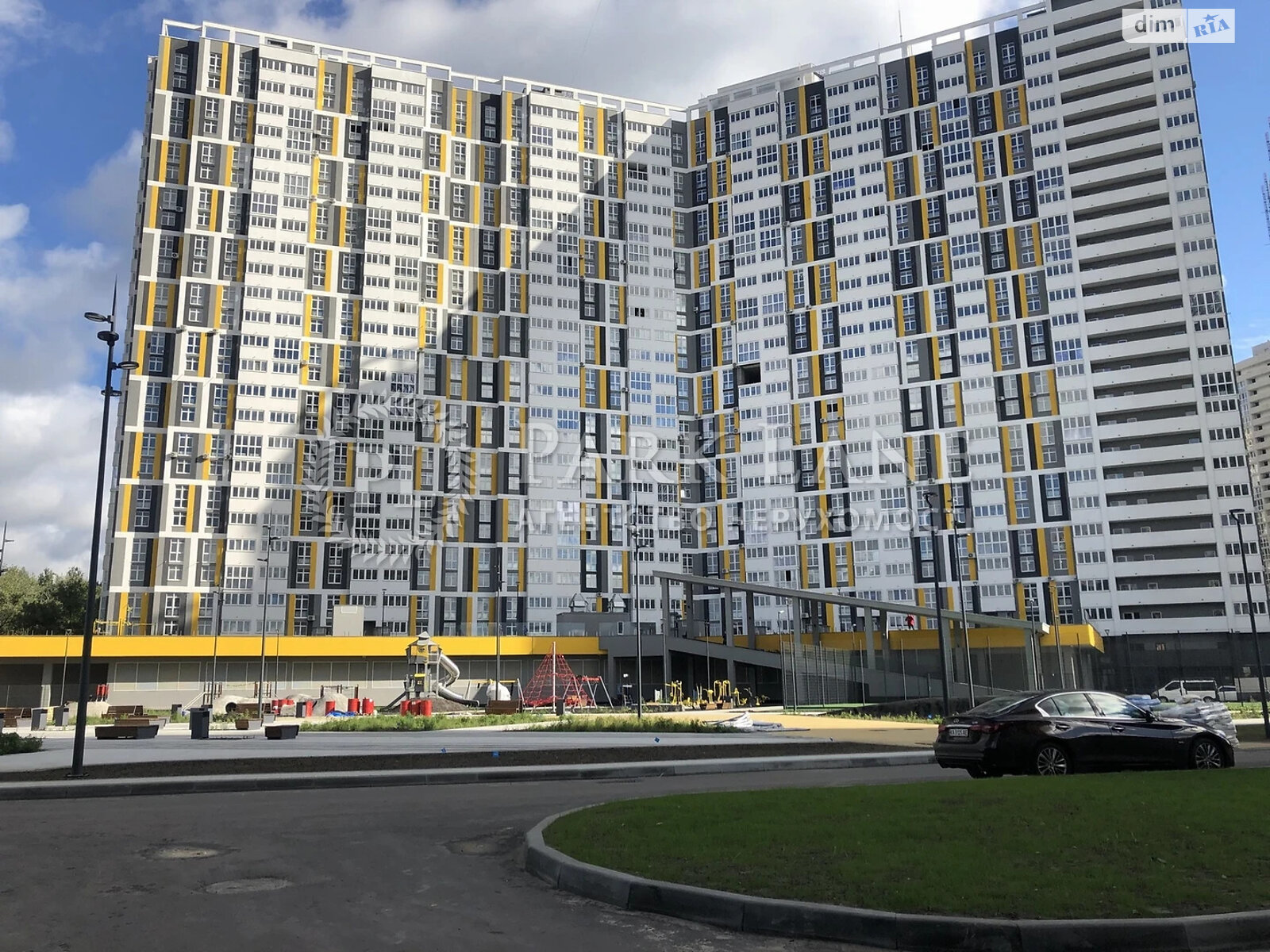 Продажа трехкомнатной квартиры в Киеве, на ул. Никольско-Слободская 10, район Никольская Слободка фото 1 Продажа трехкомнатной квартиры в Киеве, на ул. Никольско-Слободская 10, район Никольская Слободка фото 1