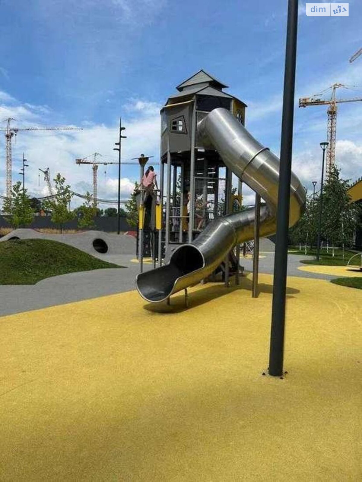 Продаж трикімнатної квартири в Києві, на вул. Микільсько-Слобідська 10, район Микільська Слобідка фото 1 Продаж трикімнатної квартири в Києві, на вул. Микільсько-Слобідська 10, район Микільська Слобідка фото 1