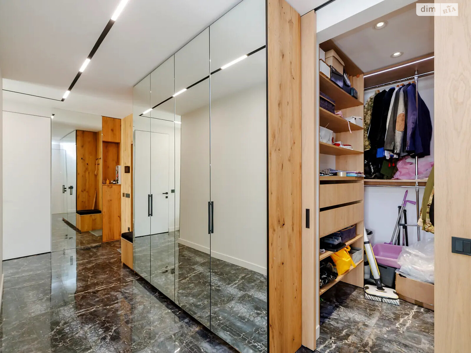 Продаж двокімнатної квартири в Києві, на вул. Микільсько-Слобідська 10, район Микільська Слобідка фото 1 Продаж двокімнатної квартири в Києві, на вул. Микільсько-Слобідська 10, район Микільська Слобідка фото 1