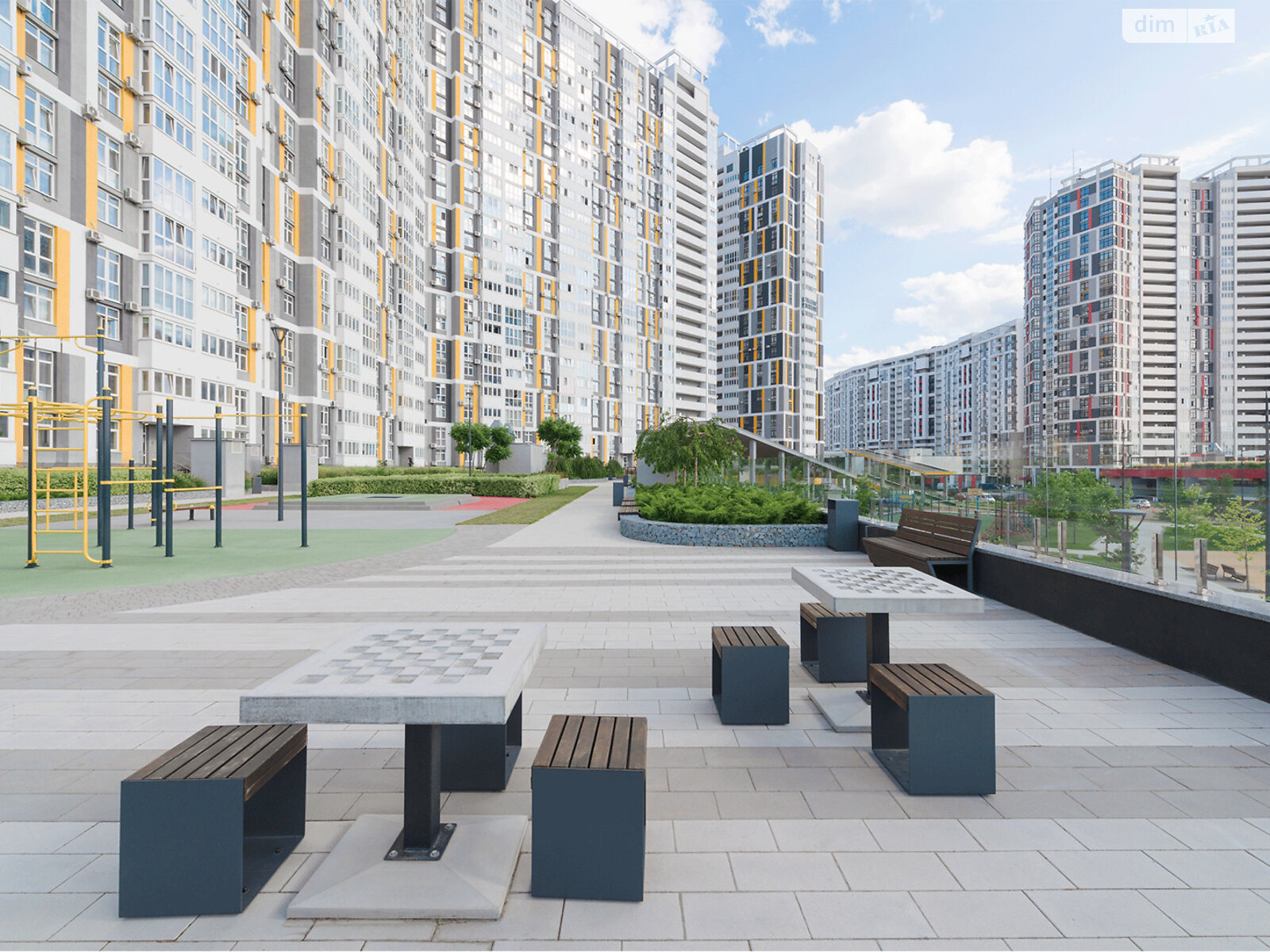 Продажа трехкомнатной квартиры в Киеве, на ул. Евгения Маланюка 101, район Никольская Слободка фото 1