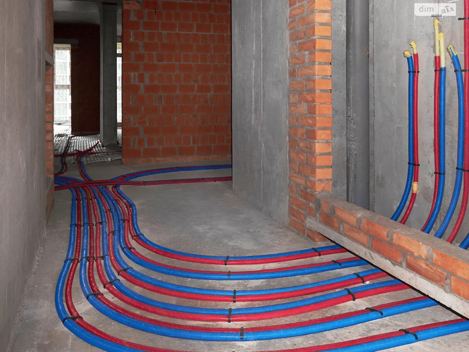 Продажа трехкомнатной квартиры в Киеве, на ул. Евгения Маланюка 101, район Никольская Слободка фото 1