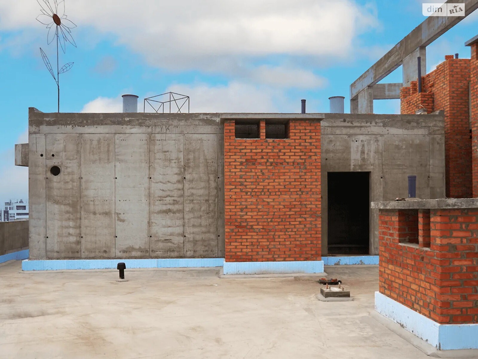 Продажа трехкомнатной квартиры в Киеве, на ул. Евгения Маланюка 101, район Никольская Слободка фото 1