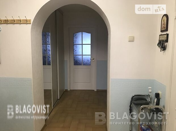Продажа трехкомнатной квартиры в Киеве, на ул. Шептицкого 3а, район Никольская Слободка фото 1 Продажа трехкомнатной квартиры в Киеве, на ул. Шептицкого 3а, район Никольская Слободка фото 1