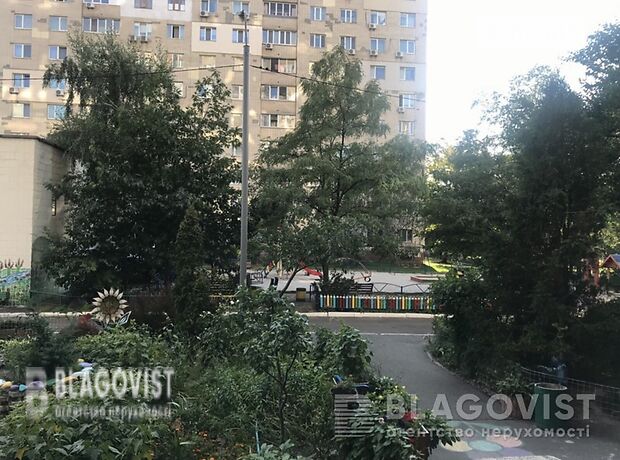 Продажа трехкомнатной квартиры в Киеве, на ул. Шептицкого 3а, район Никольская Слободка фото 1 Продажа трехкомнатной квартиры в Киеве, на ул. Шептицкого 3а, район Никольская Слободка фото 1