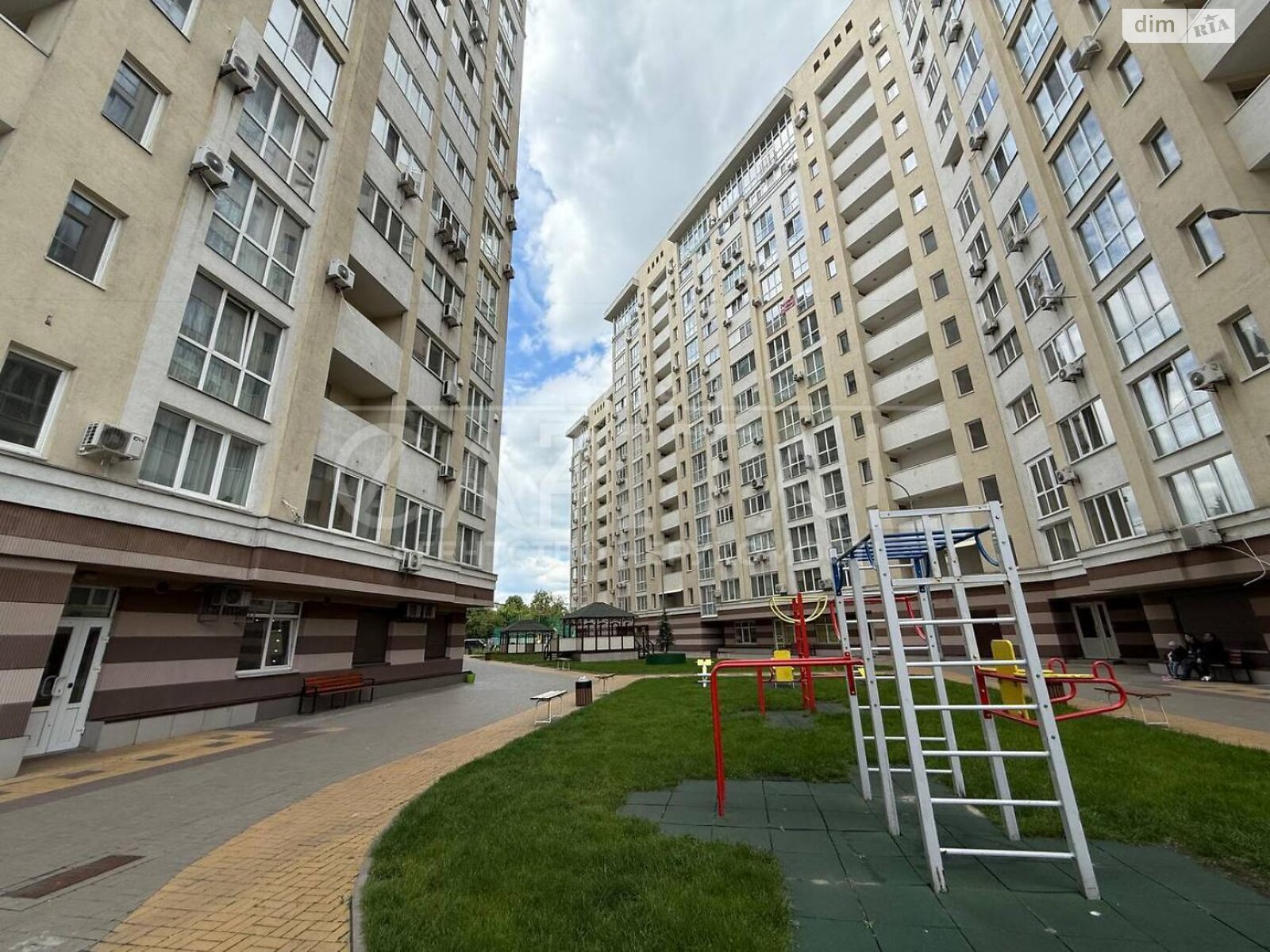 Продаж трикімнатної квартири в Києві, на вул. Нивська 4Г, район Нивки фото 1 Продаж трикімнатної квартири в Києві, на вул. Нивська 4Г, район Нивки фото 1