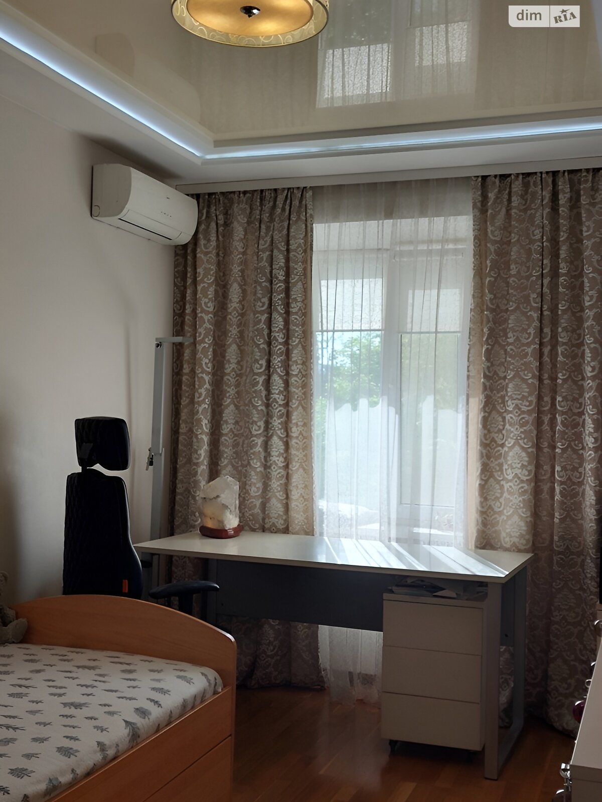 Продажа трехкомнатной квартиры в Киеве, на бул. Павла Вирского 45, район Нивки фото 1 Продажа трехкомнатной квартиры в Киеве, на бул. Павла Вирского 45, район Нивки фото 1
