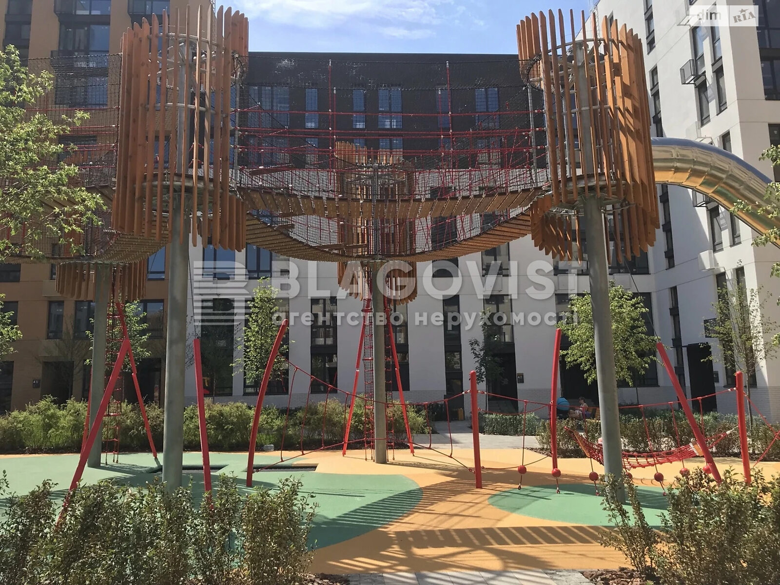 Продажа трехкомнатной квартиры в Киеве, на ул. Салютная 2/4, район Нивки фото 1 Продажа трехкомнатной квартиры в Киеве, на ул. Салютная 2/4, район Нивки фото 1