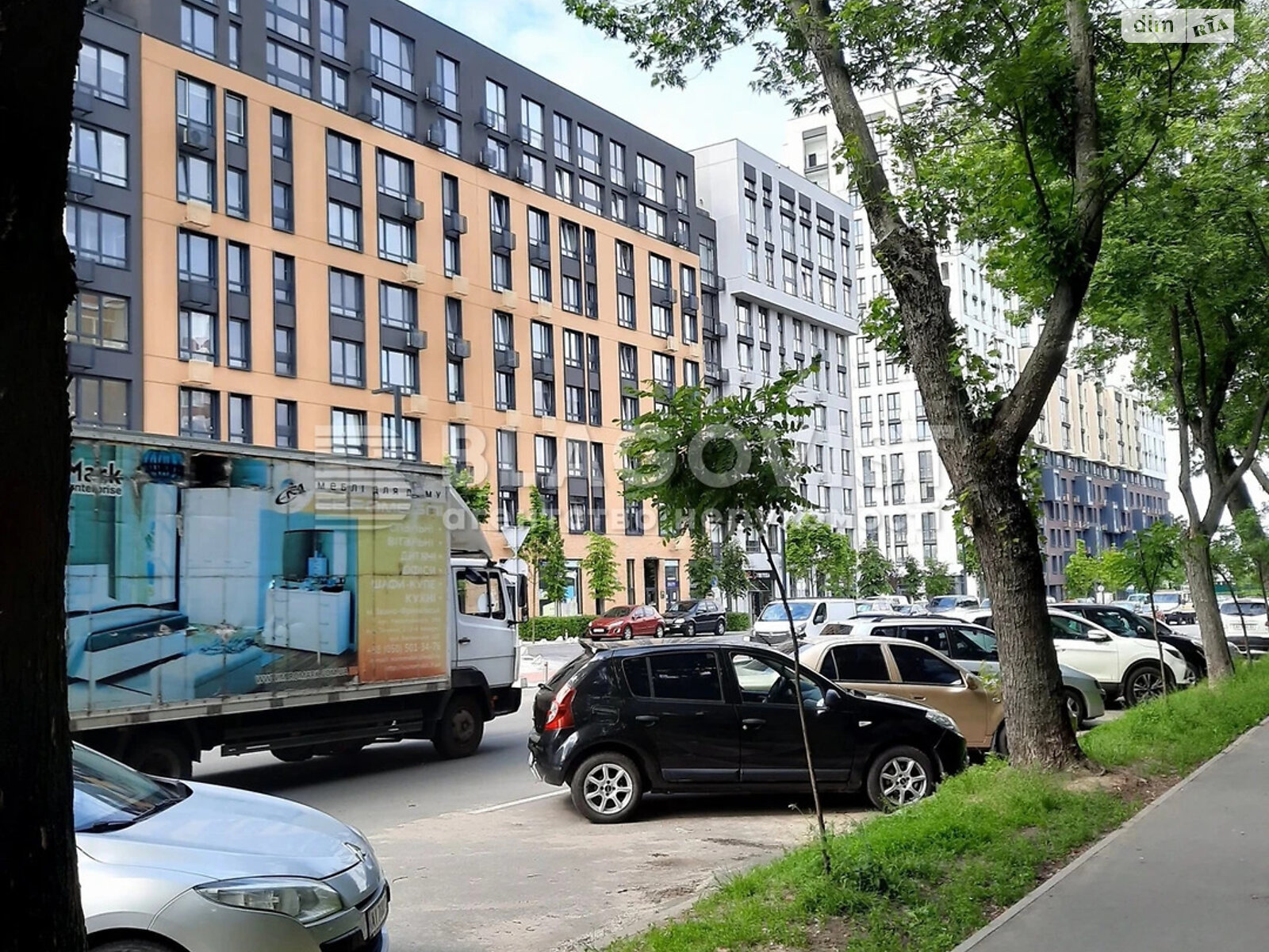 Продажа трехкомнатной квартиры в Киеве, на ул. Салютная 2/4, район Нивки фото 1 Продажа трехкомнатной квартиры в Киеве, на ул. Салютная 2/4, район Нивки фото 1