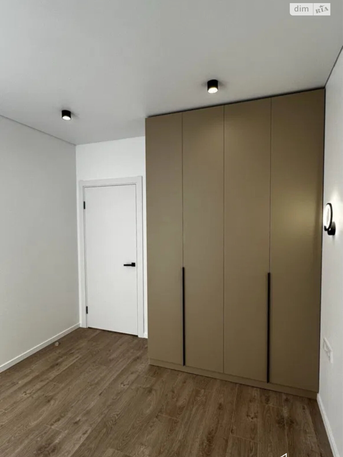 Продажа однокомнатной квартиры в Киеве, на ул. Салютная 17, кв. 65, район Нивки фото 1 Продажа однокомнатной квартиры в Киеве, на ул. Салютная 17, кв. 65, район Нивки фото 1
