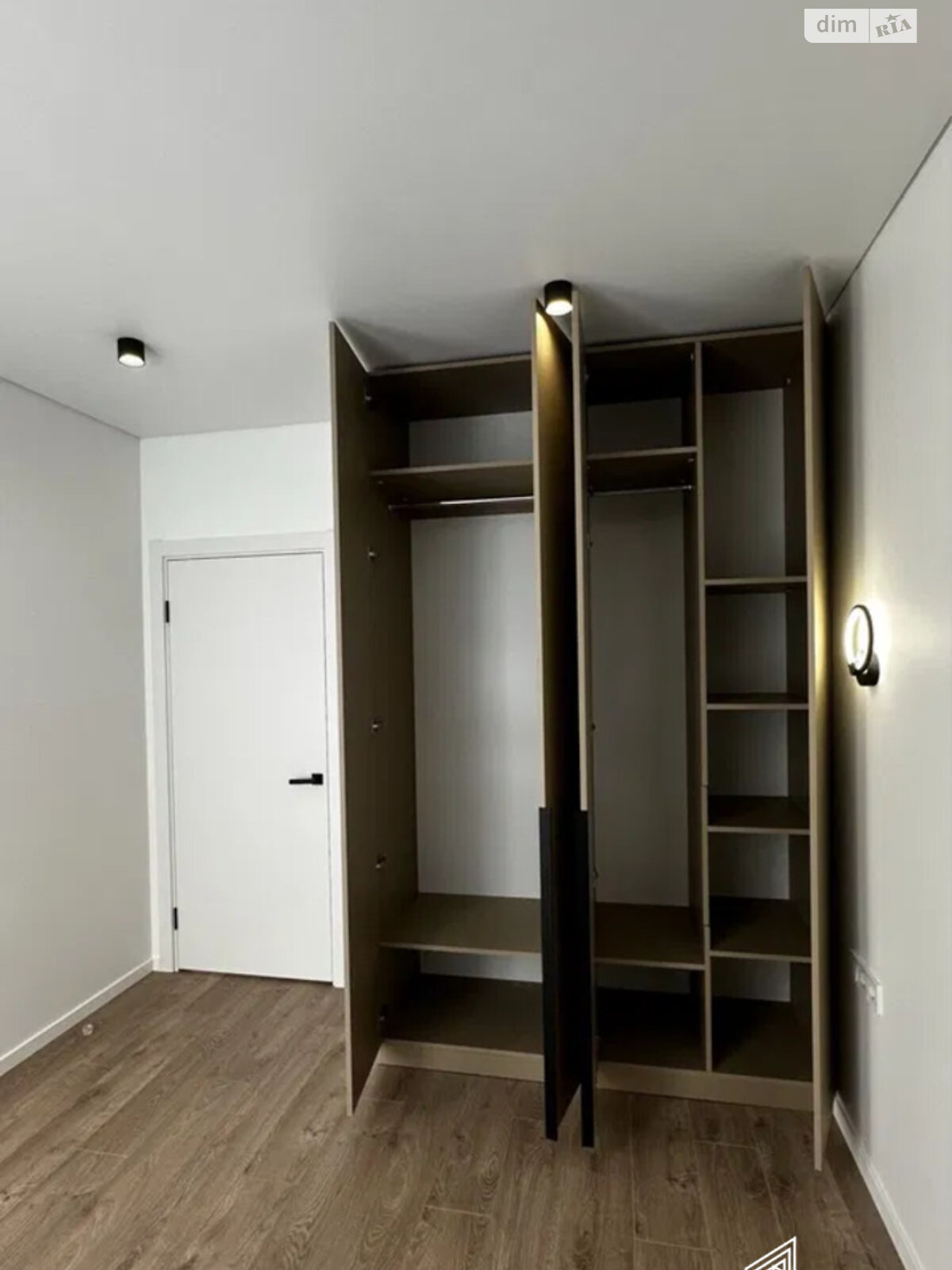 Продажа однокомнатной квартиры в Киеве, на ул. Салютная 17, кв. 65, район Нивки фото 1 Продажа однокомнатной квартиры в Киеве, на ул. Салютная 17, кв. 65, район Нивки фото 1