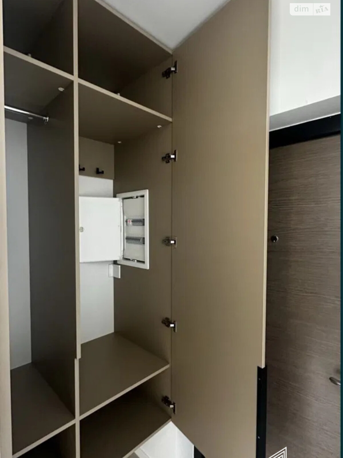 Продажа однокомнатной квартиры в Киеве, на ул. Салютная 17, кв. 65, район Нивки фото 1 Продажа однокомнатной квартиры в Киеве, на ул. Салютная 17, кв. 65, район Нивки фото 1