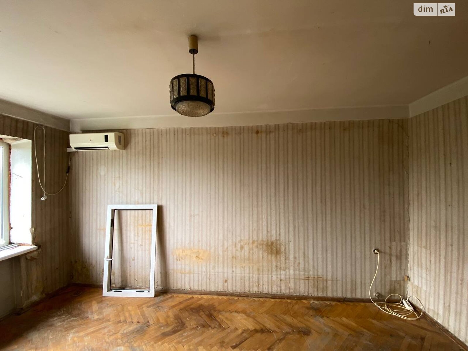 Продажа двухкомнатной квартиры в Киеве, на ул. Салютная 5, район Шевченковский фото 1 Продажа двухкомнатной квартиры в Киеве, на ул. Салютная 5, район Шевченковский фото 1