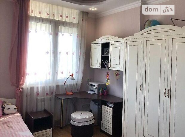 Продажа трехкомнатной квартиры в Киеве, на ул. Гната Хоткевича 12, район Новая Дарница фото 1 Продажа трехкомнатной квартиры в Киеве, на ул. Гната Хоткевича 12, район Новая Дарница фото 1