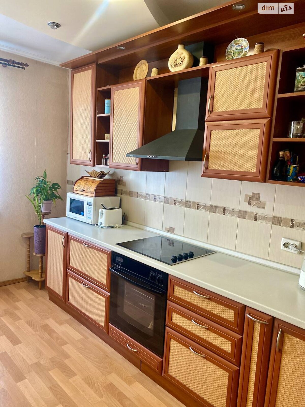 Продаж трикімнатної квартири в Києві, на вул. Поліська 15А, район Нова Дарниця фото 1 Продаж трикімнатної квартири в Києві, на вул. Поліська 15А, район Нова Дарниця фото 1