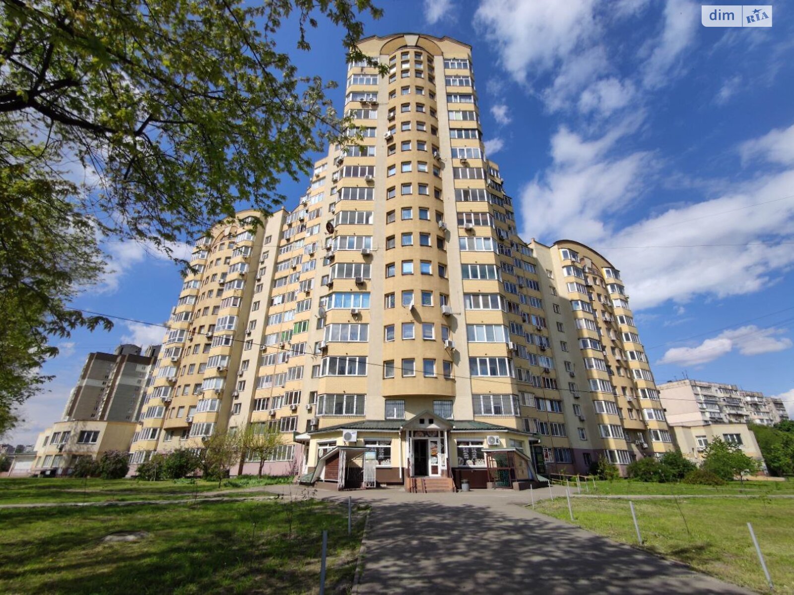Продажа трехкомнатной квартиры в Киеве, на ул. Тростянецкая 49, район Новая Дарница фото 1 Продажа трехкомнатной квартиры в Киеве, на ул. Тростянецкая 49, район Новая Дарница фото 1