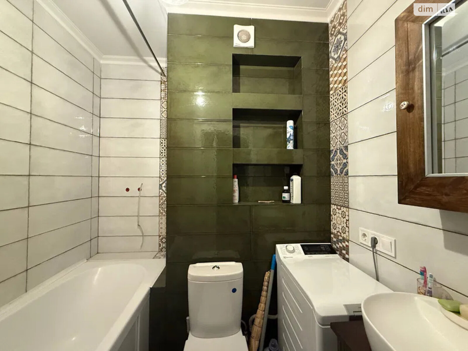 Продажа трехкомнатной квартиры в Киеве, на ул. Клавдиевская 40В, район Новобеличи фото 1