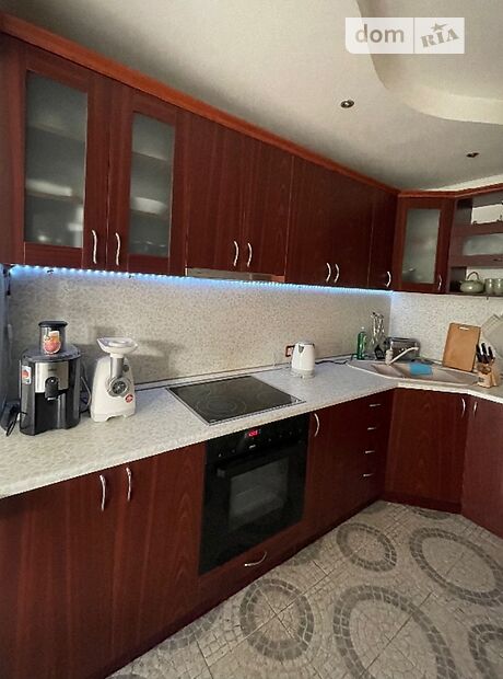 Продажа трехкомнатной квартиры в Киеве, на ул. Олевская 3г, район Новобеличи фото 1 Продажа трехкомнатной квартиры в Киеве, на ул. Олевская 3г, район Новобеличи фото 1