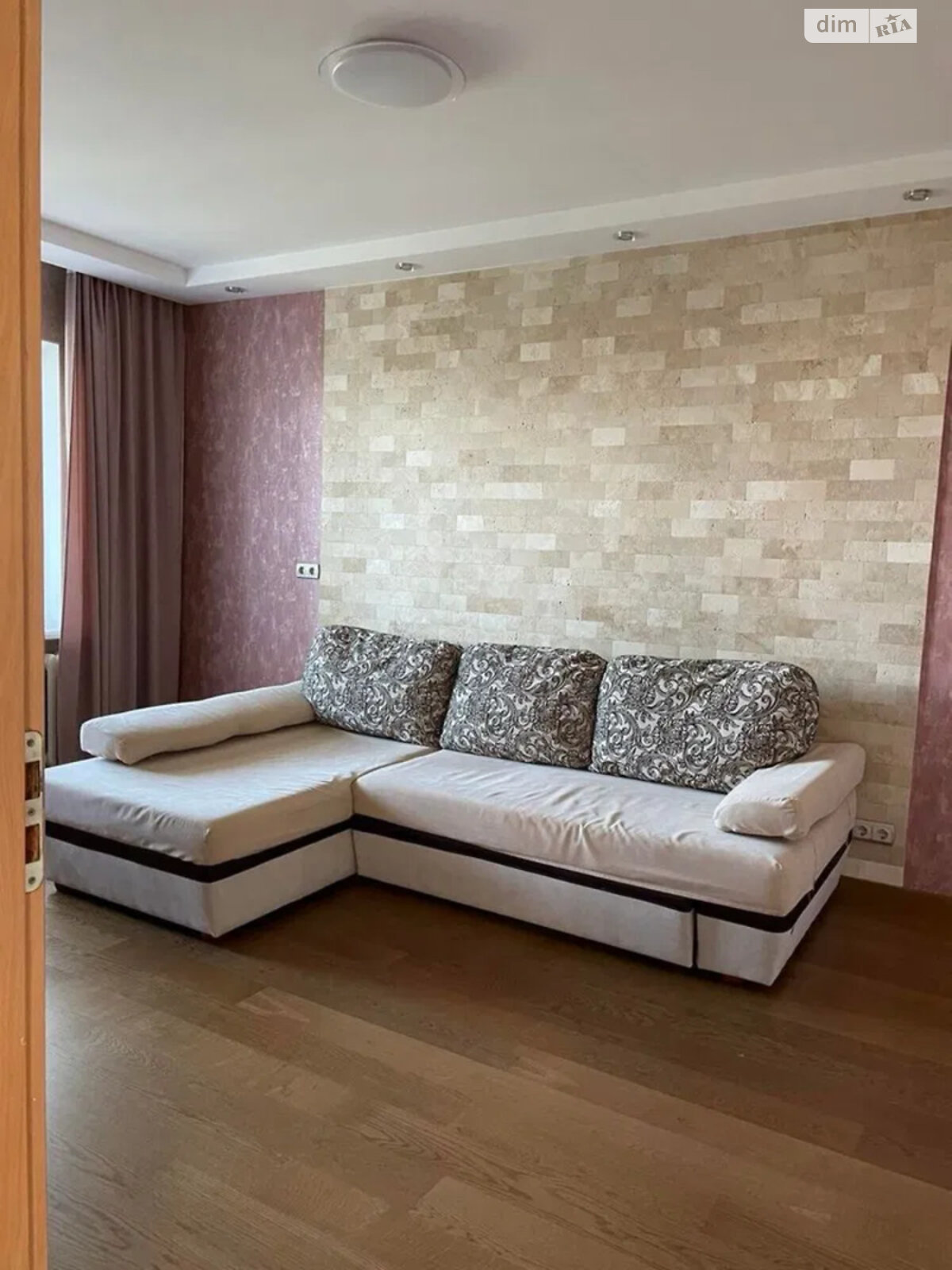 Продажа трехкомнатной квартиры в Киеве, на ул. Олевская 7, район Новобеличи фото 1 Продажа трехкомнатной квартиры в Киеве, на ул. Олевская 7, район Новобеличи фото 1